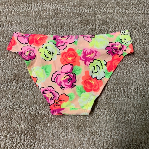 NWT VS Pink Underwear - Picture 2 of 3